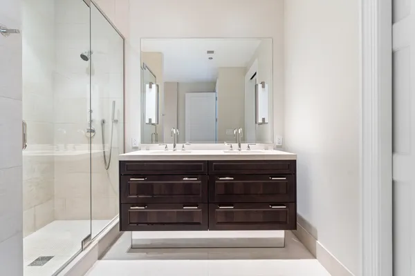 $9,000 | 118 East Erie Street, Unit 18B, Chicago, IL 60611