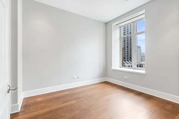 $9,000 | 118 East Erie Street, Unit 18B, Chicago, IL 60611