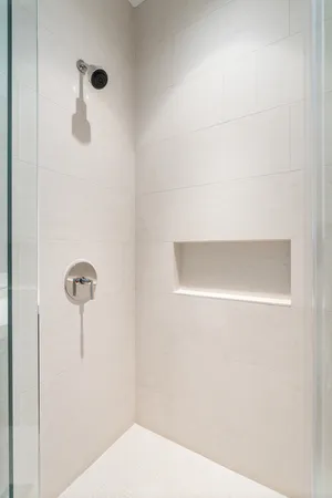 $9,000 | 118 East Erie Street, Unit 18B, Chicago, IL 60611