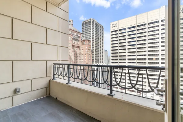 $9,000 | 118 East Erie Street, Unit 18B, Chicago, IL 60611