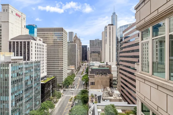 $9,000 | 118 East Erie Street, Unit 18B, Chicago, IL 60611