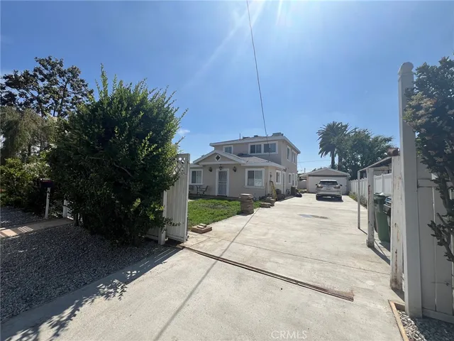 a house view with a outdoor space