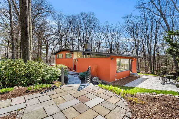 $1,525,000 | 7 Gould Road, Lexington, MA 02420