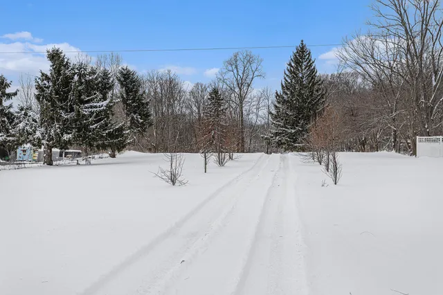 $315,000 | 13774 Shaftsburg Road, Perry, MI 48872