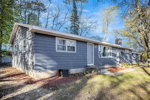 $315,000 | 13774 Shaftsburg Road, Perry, MI 48872