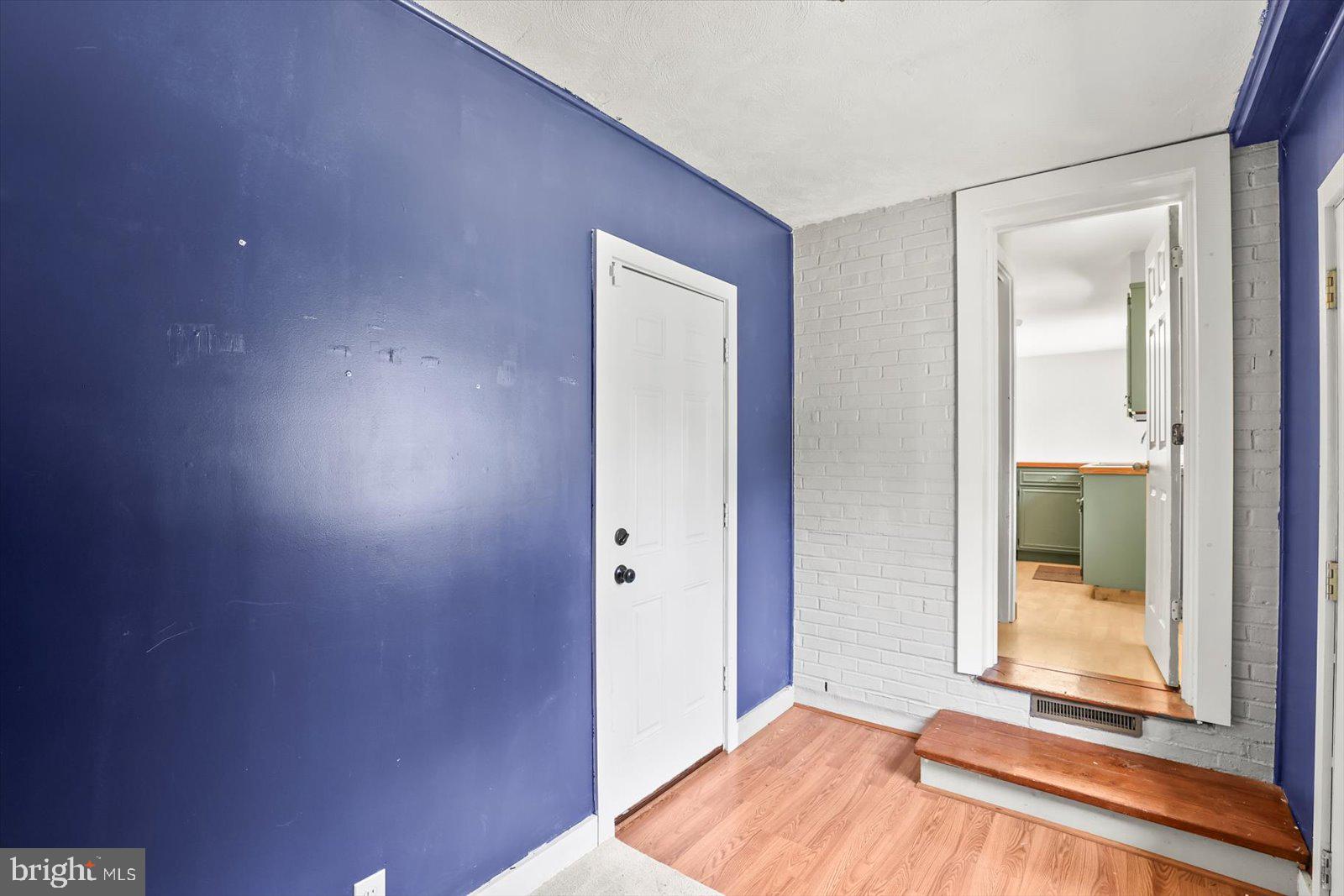 2453 Brookside Lane York, PA 17402 - Photo 28 of 40 an empty room with window