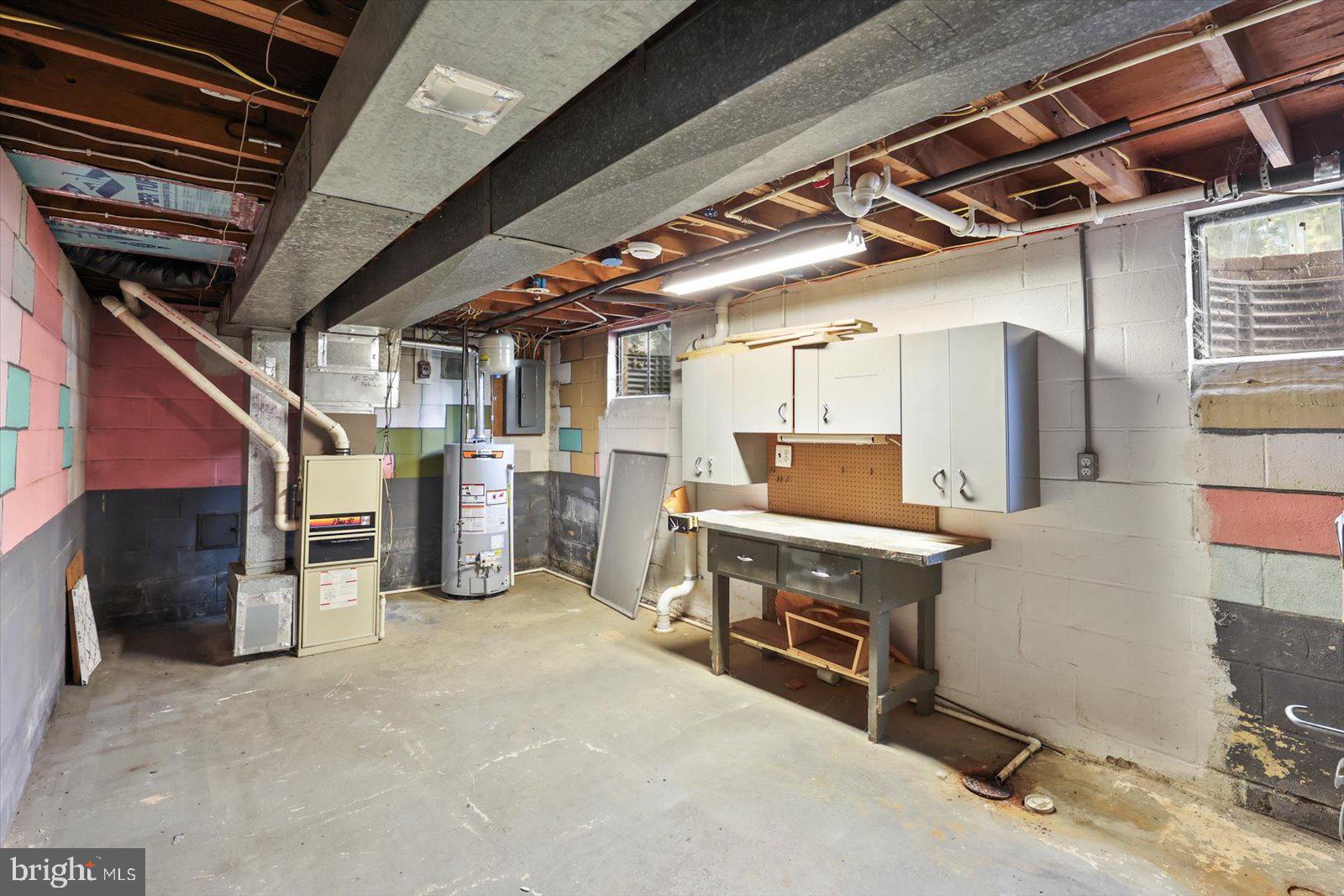 2453 Brookside Lane York, PA 17402 - Photo 37 of 40 a view of a storage room