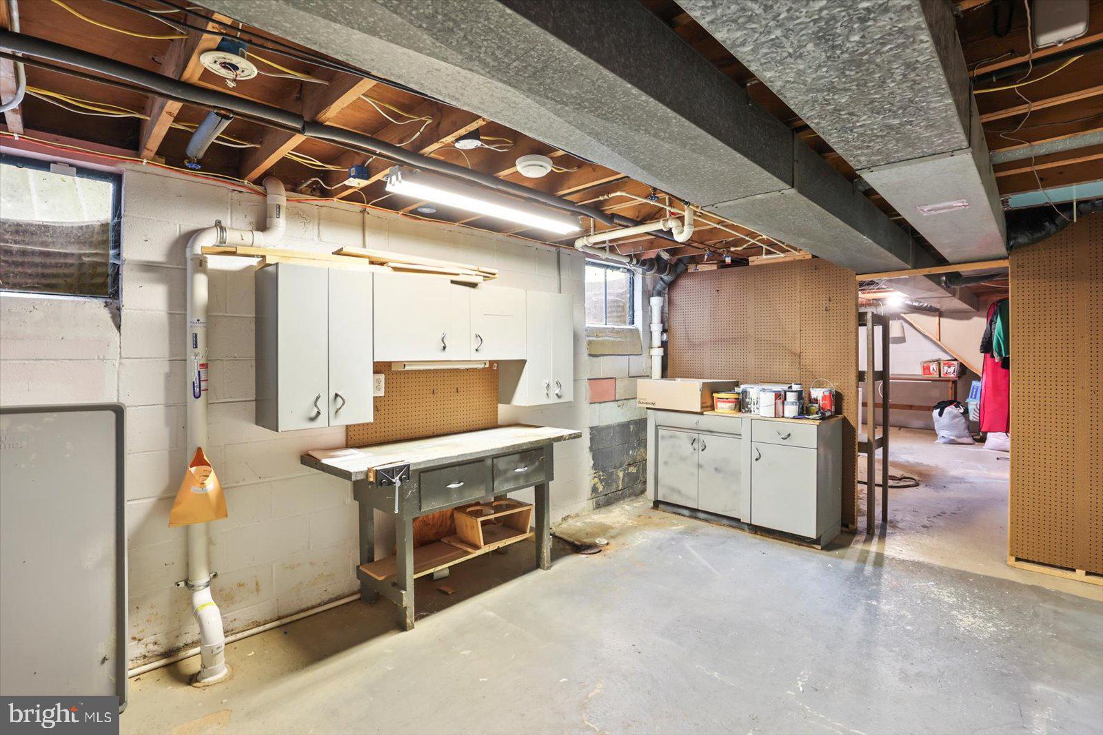 2453 Brookside Lane York, PA 17402 - Photo 38 of 40 a view of utility room
