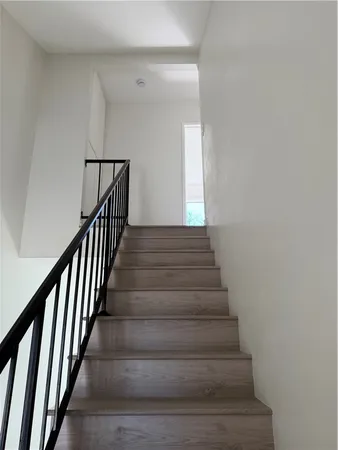 $3,200 | 2052 Lewis Avenue, Long Beach, CA 90806