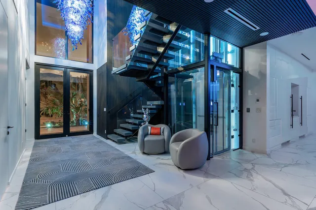 $6,895,000 | 245 Northeast 6th Court, Boca Raton, FL 33432