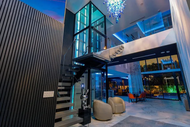 $6,895,000 | 245 Northeast 6th Court, Boca Raton, FL 33432