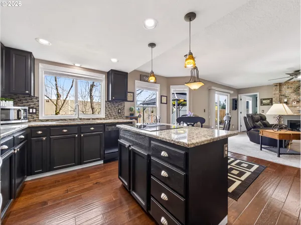 $695,000 | 20517 Southwest 98th Court, Tualatin, OR 97062