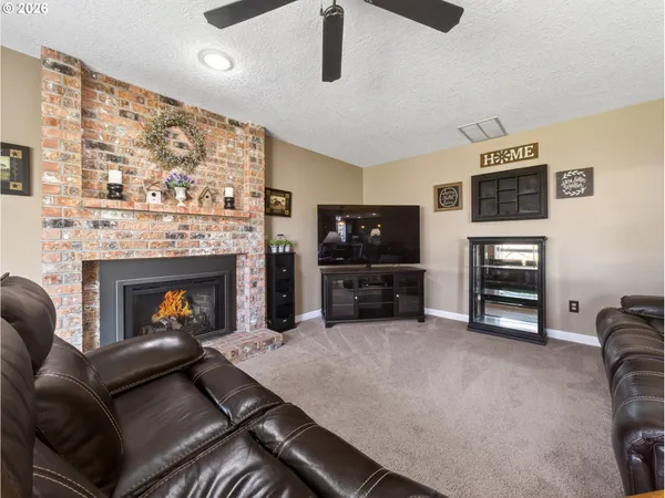 $695,000 | 20517 Southwest 98th Court, Tualatin, OR 97062