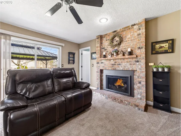 $695,000 | 20517 Southwest 98th Court, Tualatin, OR 97062