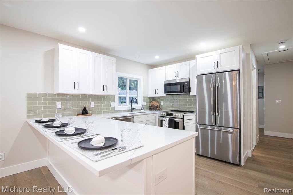 4577 Jerome Road Clarkston, MI 48346 - Photo 7 of 26