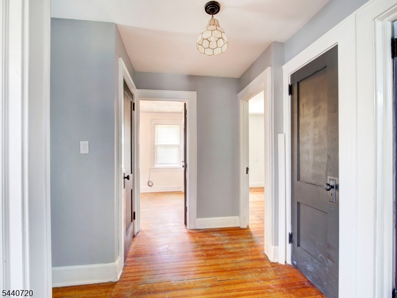 141 Parker Road Elizabeth, NJ 07208 - Photo 19 of 35