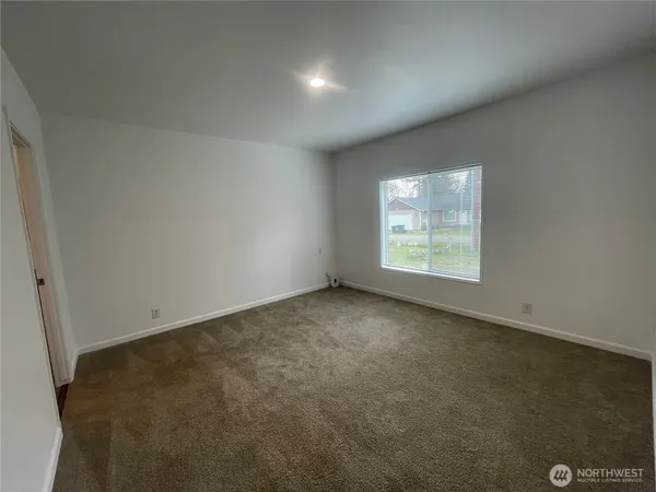 $1,995 | 310 East Wood Lane, Shelton, WA 98584