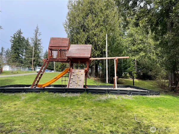 $1,995 | 310 East Wood Lane, Shelton, WA 98584