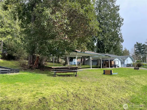 $1,995 | 310 East Wood Lane, Shelton, WA 98584
