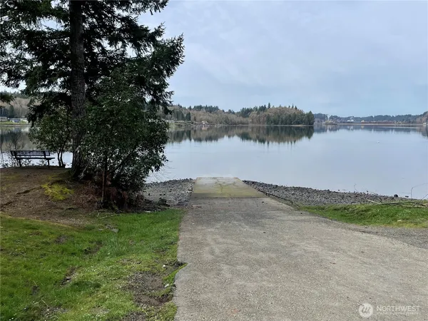$1,995 | 310 East Wood Lane, Shelton, WA 98584