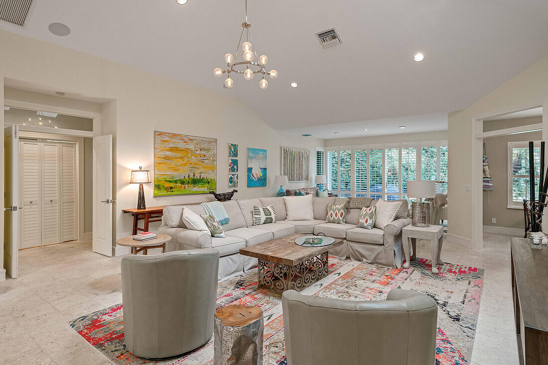 2901 Captains Way Jupiter, FL 33477 - Photo 4 of 34 1B4_294_3996341_1321973749_5