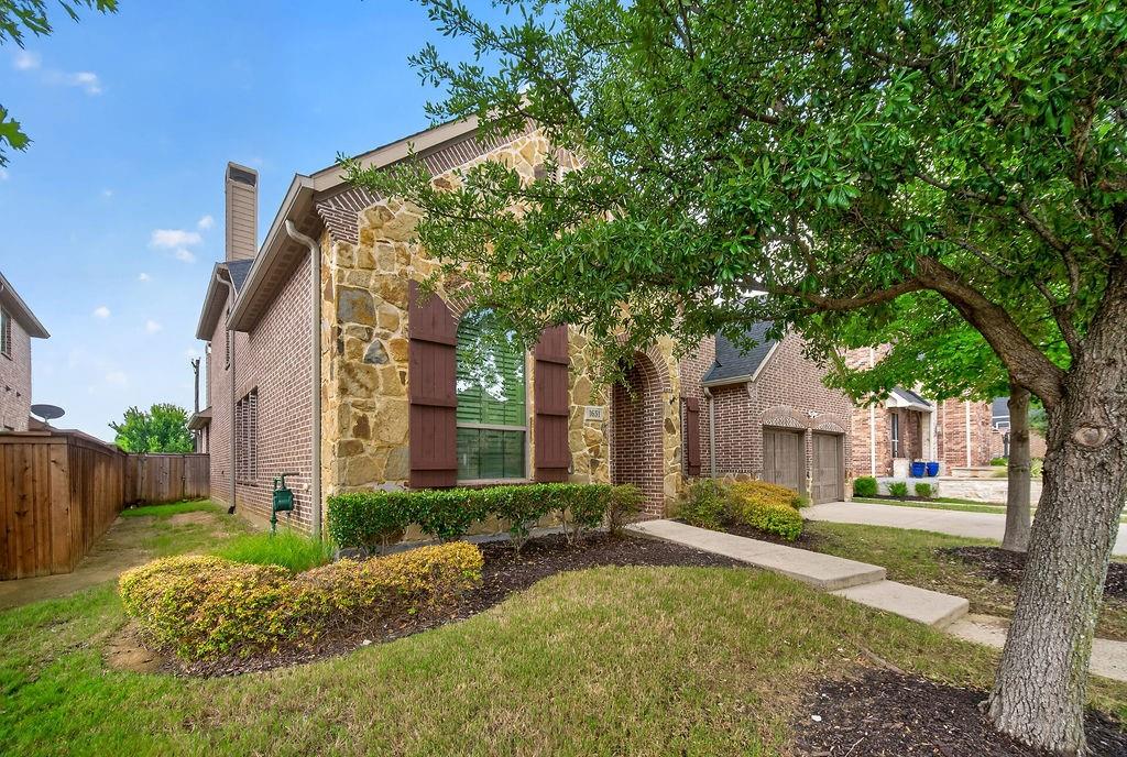1651 Saddle Tree Road Frisco, TX 75036 - Photo 3 of 40