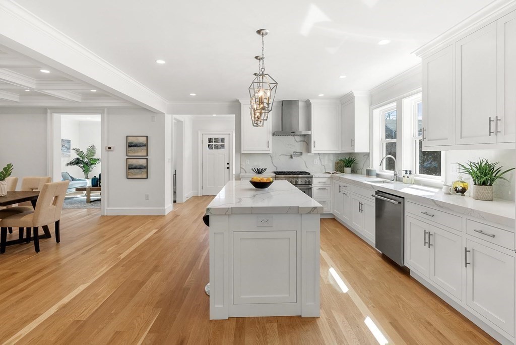 185 Winslow Road Newton, MA 02468 - Photo 4 of 23