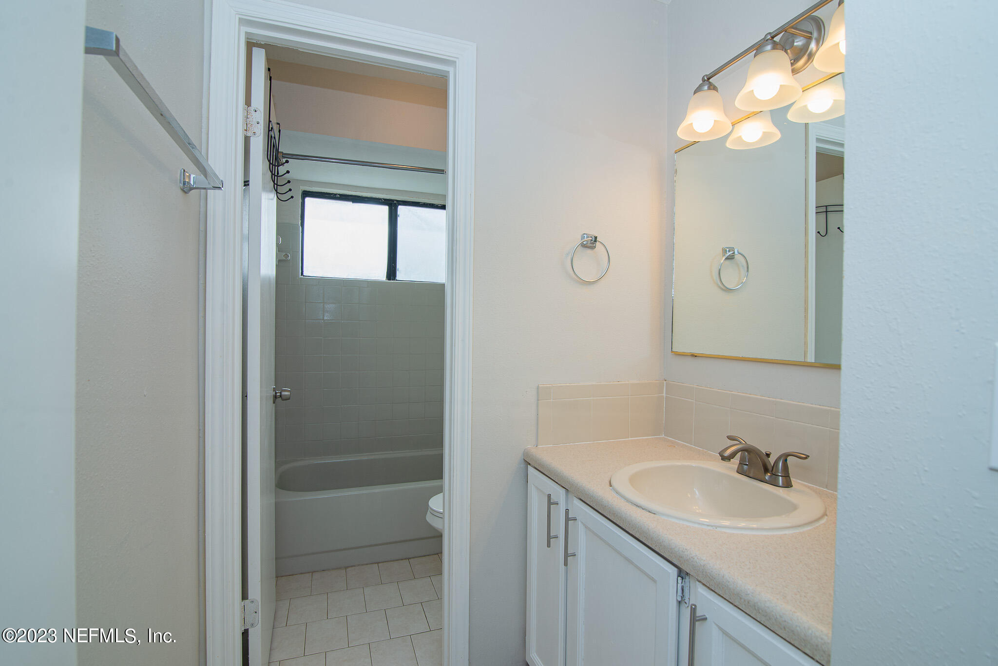 2406 Bitternut Way Jacksonville, FL 32246 - Photo 19 of 29 Guest Bathroom Bathroom