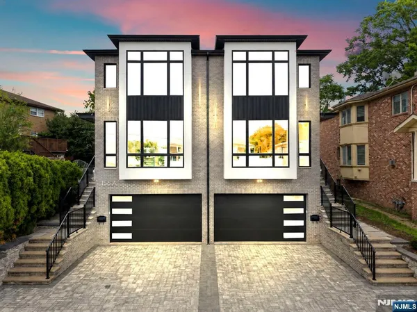 $1,400,000 | 156 Morningside Lane, Unit B, Palisades Park, NJ 07650