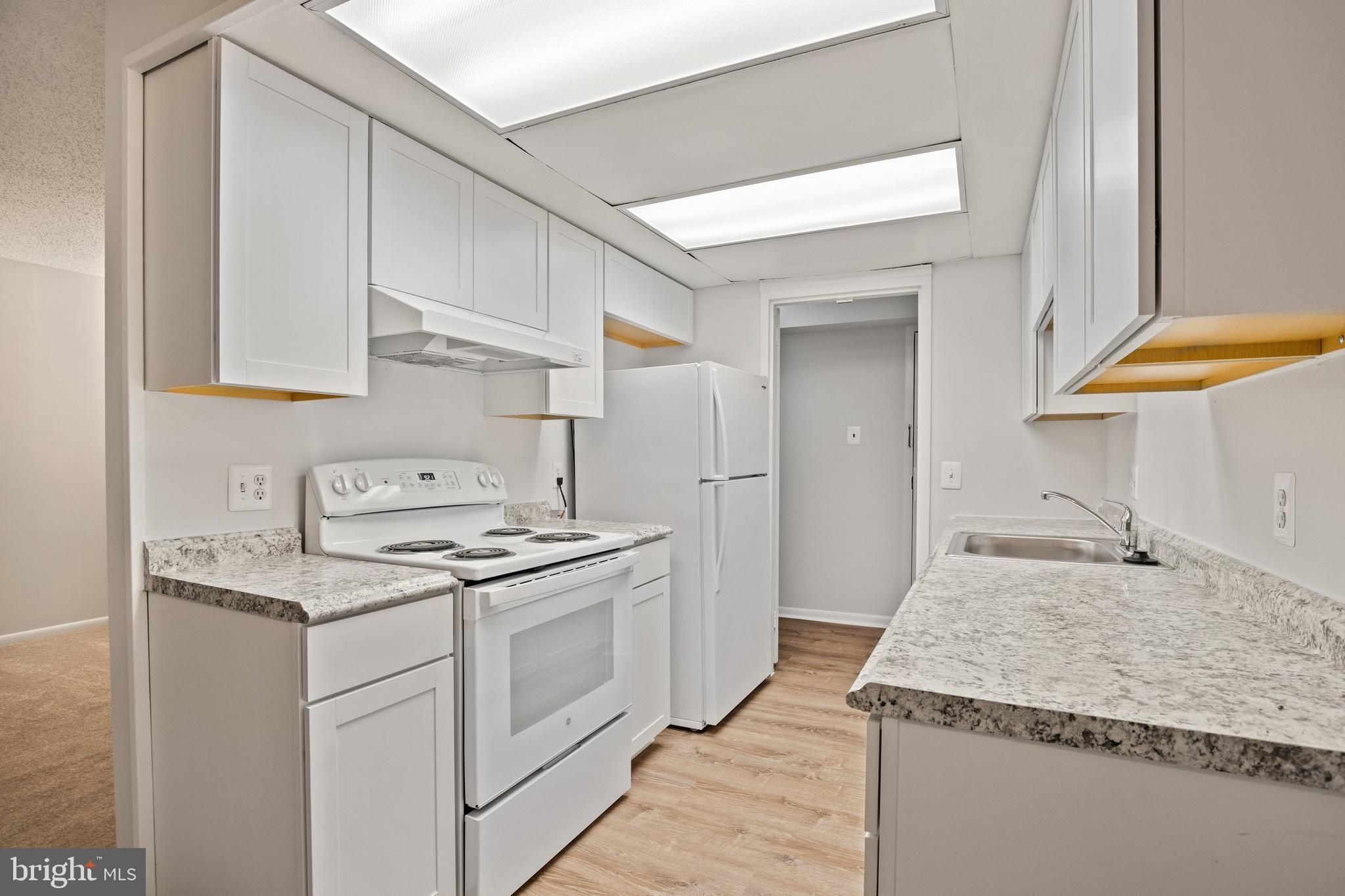 11654 Stoneview Square, Unit 2B Reston, VA 20191 - Photo 3 of 21