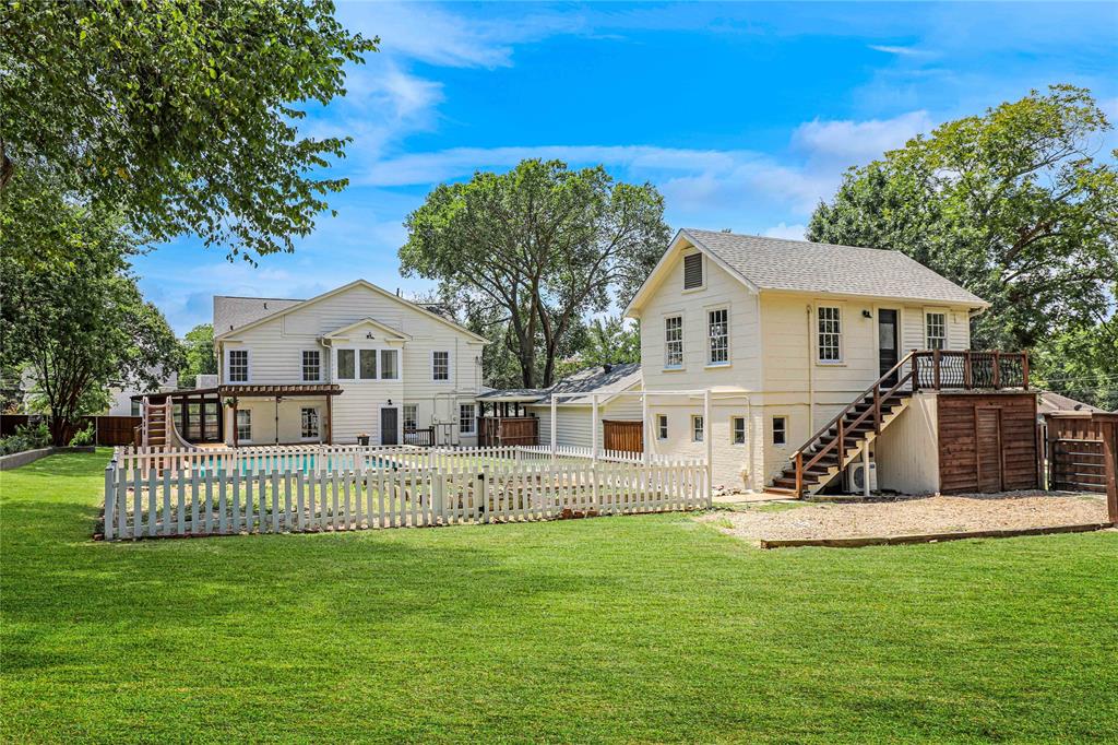1102 Howell Street McKinney, TX 75069 - Photo 30 of 40 Detached guest house featuring kitchen and full bathroom!