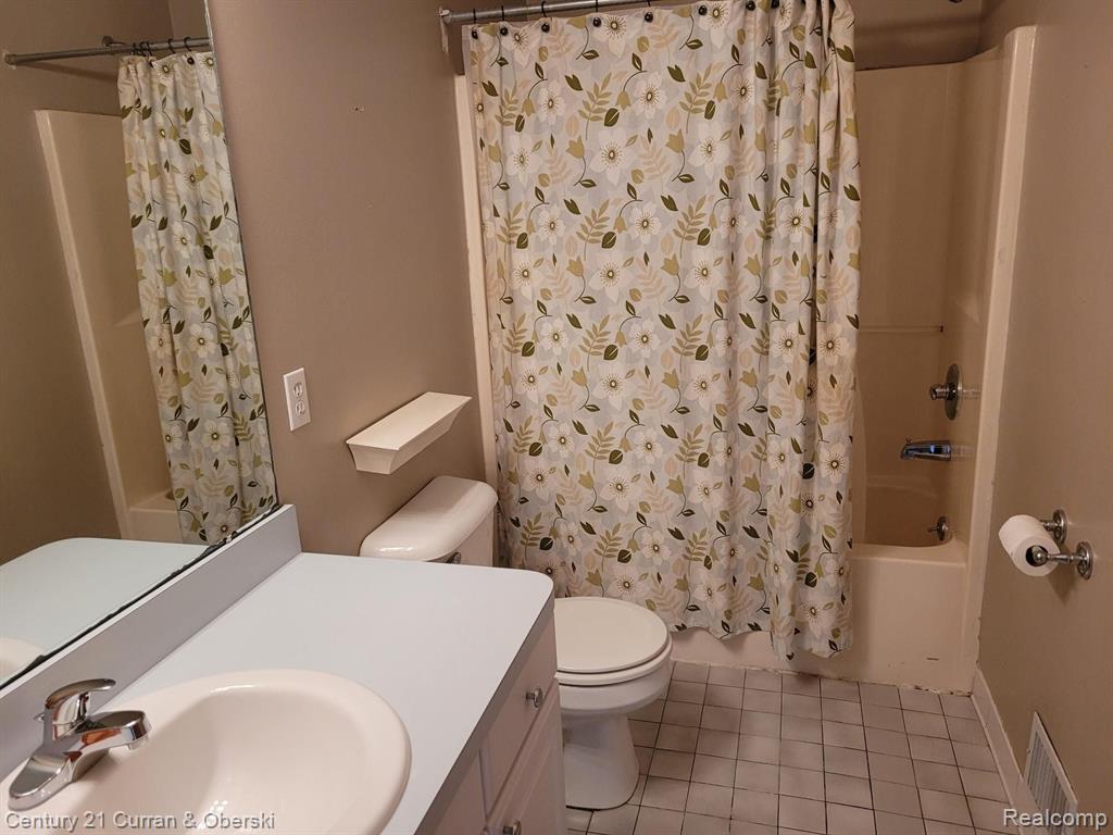 30744 South Gibraltar Road Rockwood, MI 48173 - Photo 12 of 22