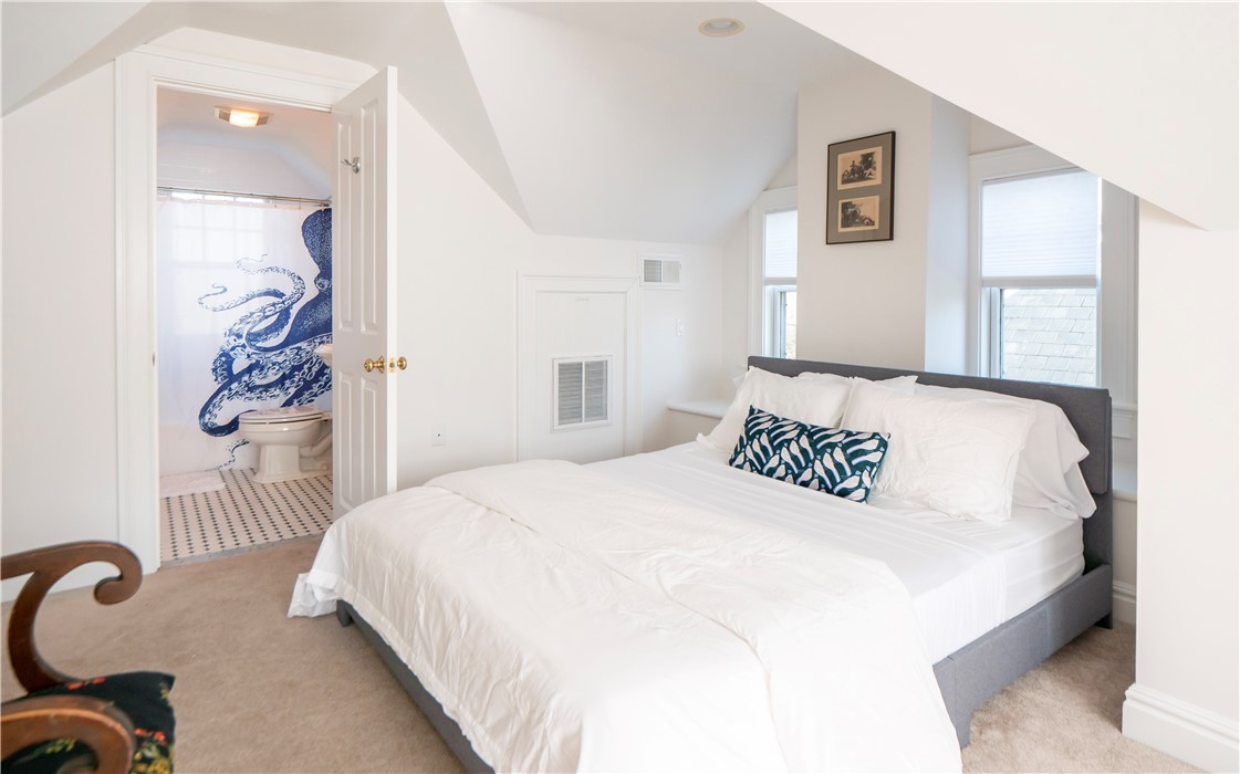 4 Kay Terrace Newport, RI 02840 - Photo 22 of 27