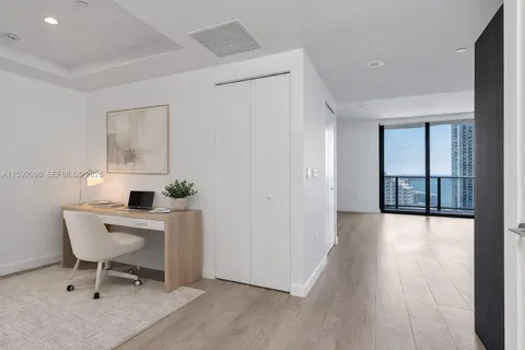 $645,000 | 45 Southwest 9th Street, Unit 3502, Miami, FL 33130