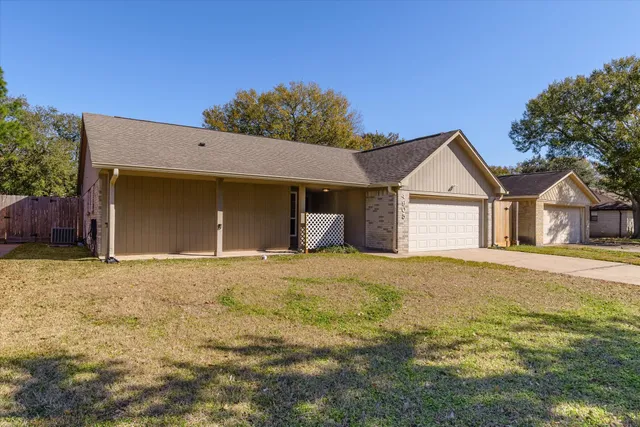 $1,800 | 4905 Woodway Avenue, Rosenberg, TX 77471