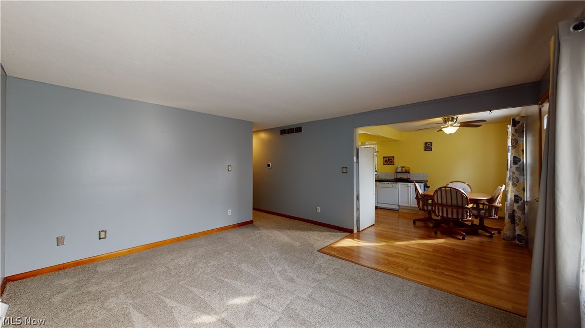 545 Gibbs Road Akron, OH 44312 - Photo 4 of 31