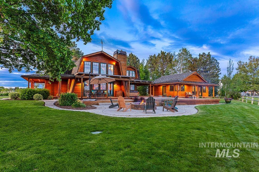 999 North Cow Horse Dr  