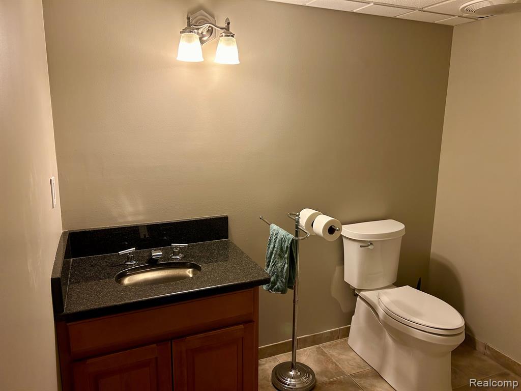 6018 Ravine Court Clarkston, MI 48348 - Photo 39 of 43 Gallery Image 39