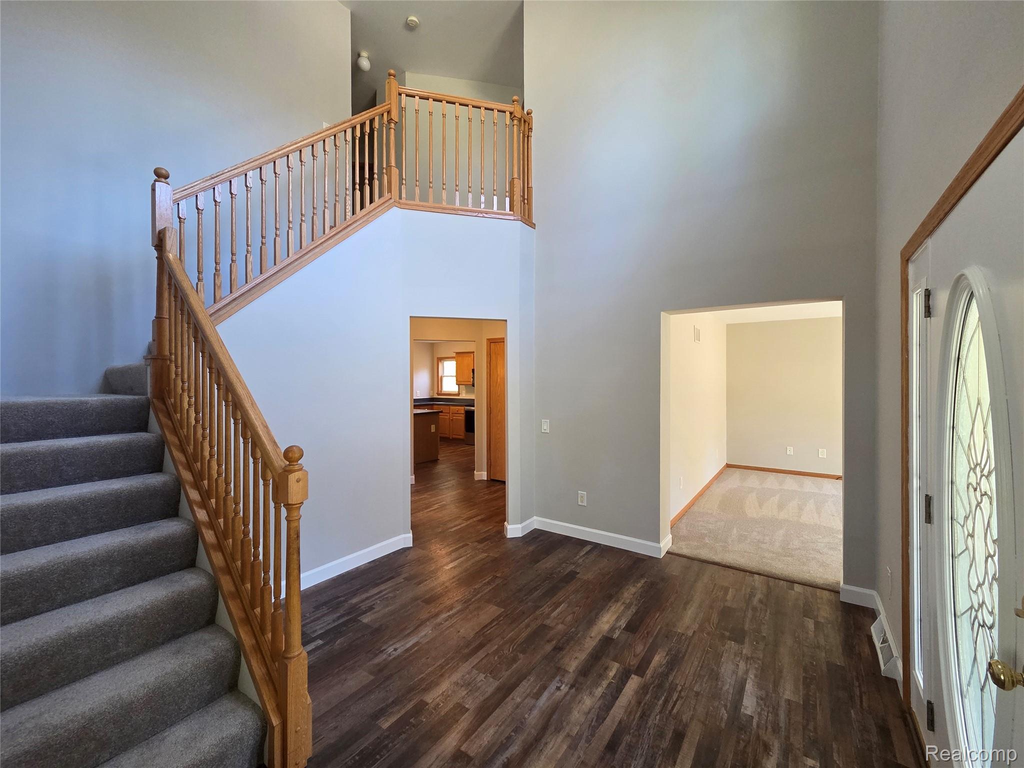 7507 Pingree Road Pinckney, MI 48169 - Photo 13 of 33 Foyer