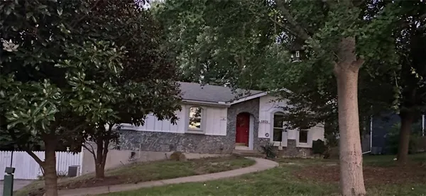 $325,000 | 5925 Haskins Street, Shawnee, KS 66216