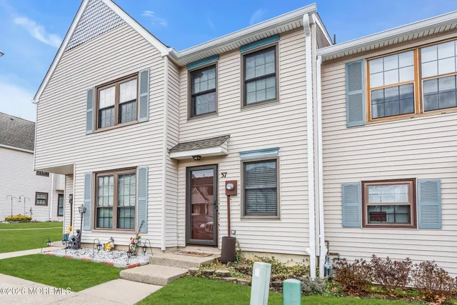 $254,900 | 37 Queens Way, Englishtown, NJ 07726