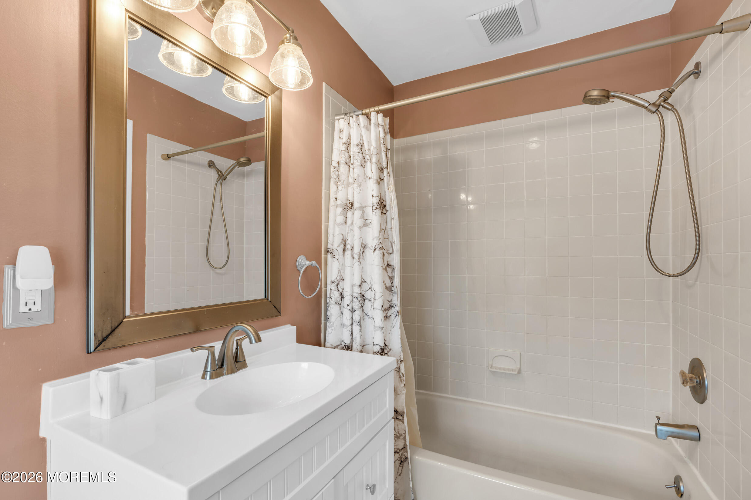 37 Queens Way Englishtown, NJ 07726 - Photo 21 of 35 6 (6)