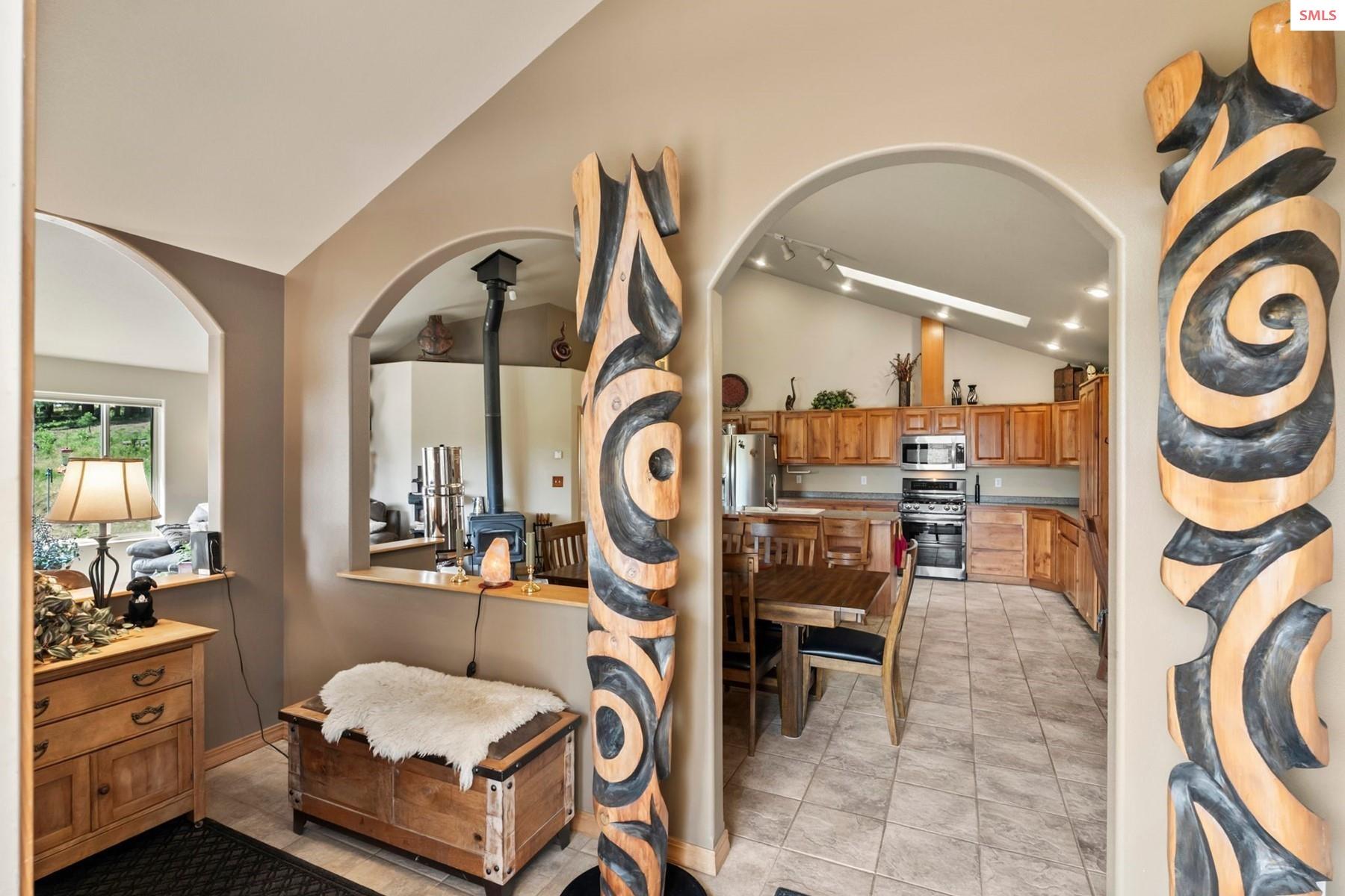 159 Frontier Village Road Naples, ID 83847 - Photo 5 of 52 Gallery Image 5