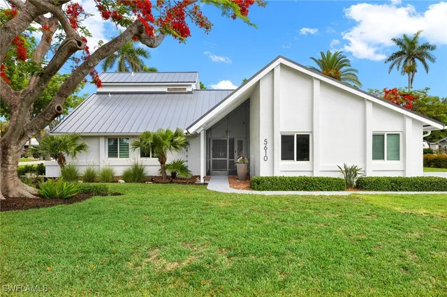 $820,000 | 5610 Sundown Harbor Court, Fort Myers, FL 33919