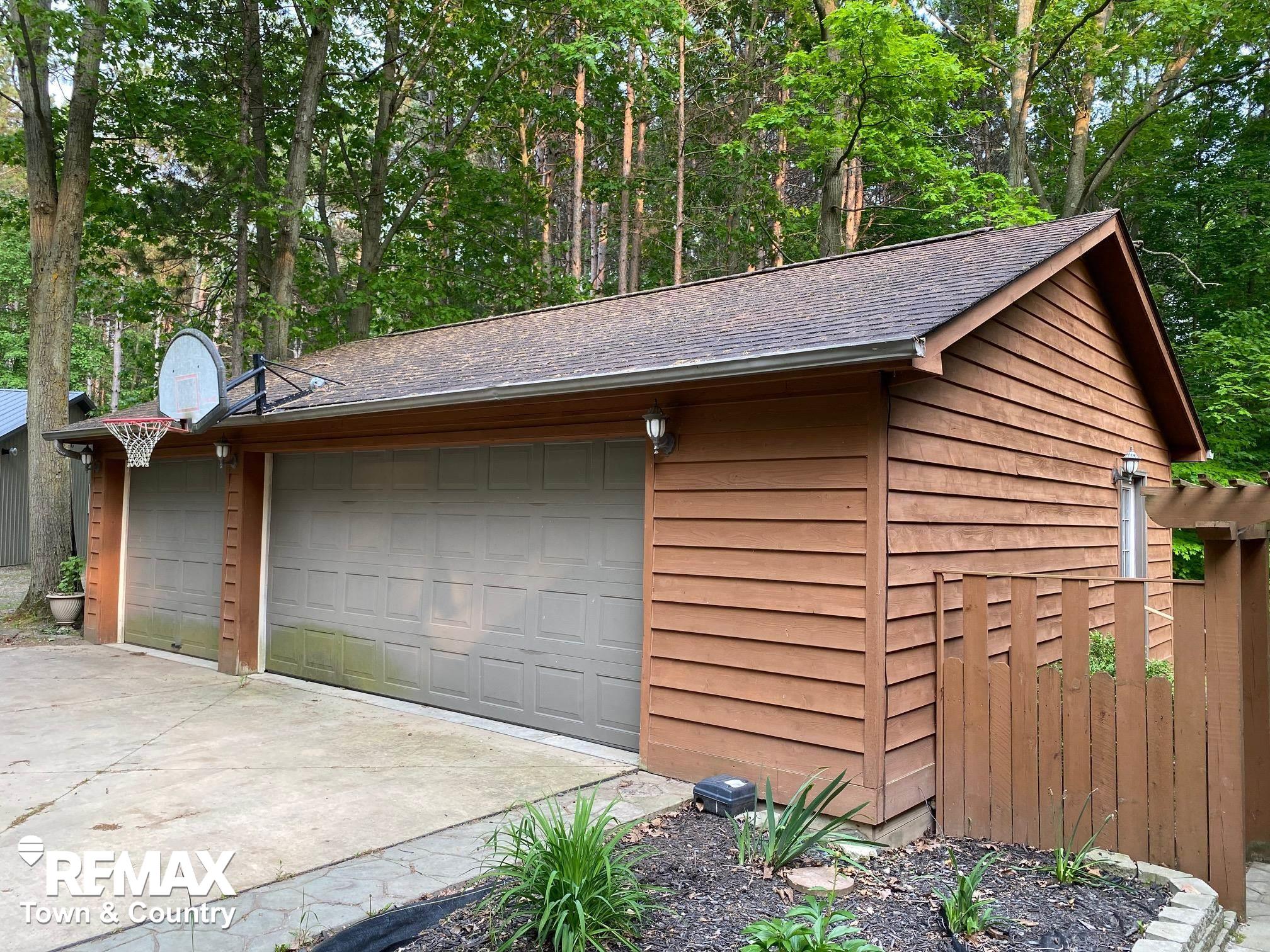 2855 Flint River Road Lapeer, MI 48446 - Photo 4 of 46 50177030-fcd5f2fa-28c6-4d68-af5c-b9396c6a8049.JPG