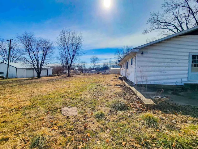 $49,999 | 1799 South 4th Street, Merom, IN 47861