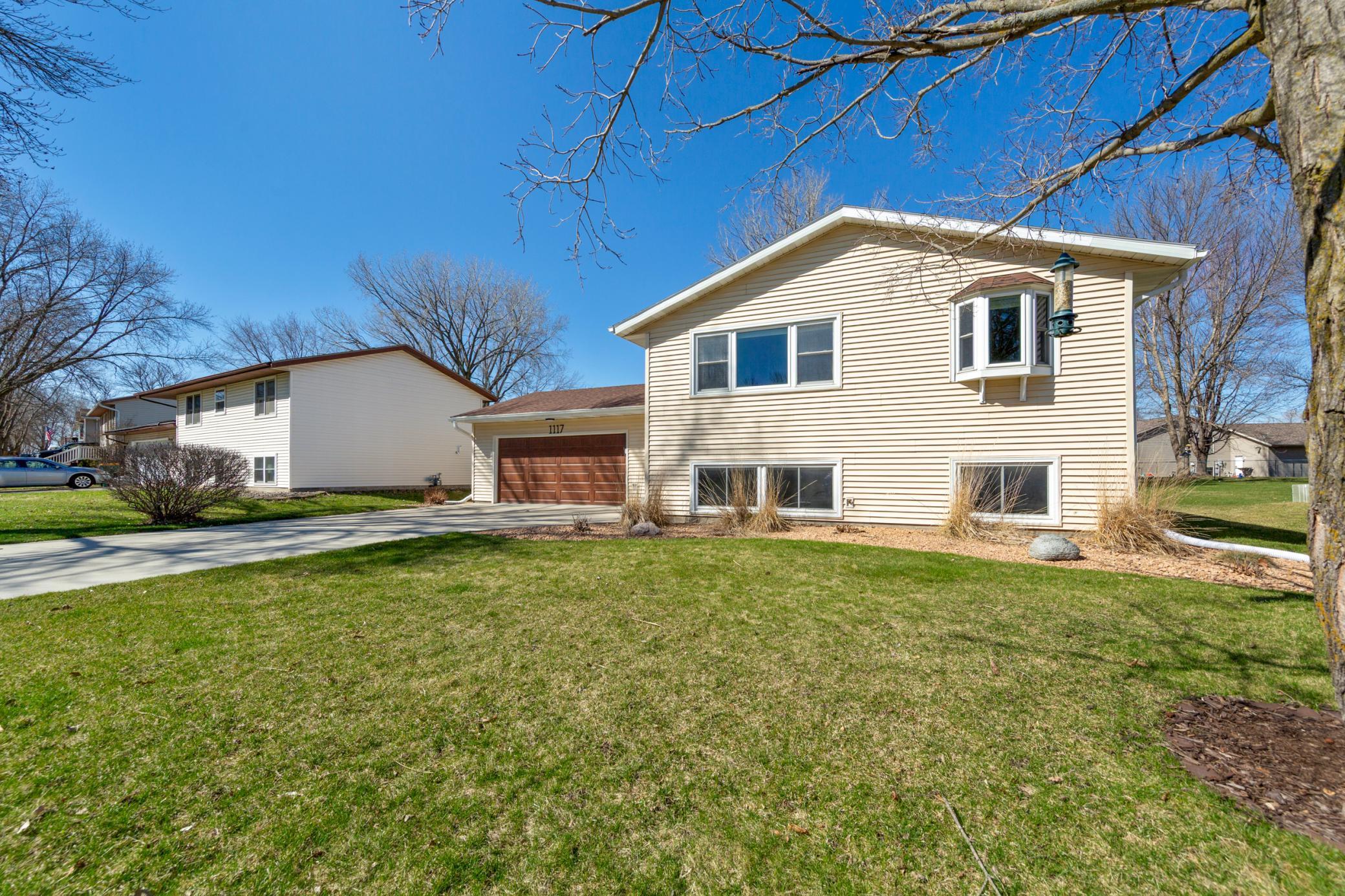 1117 Eastgate Road Albert Lea, MN 56007 - Photo 4 of 47