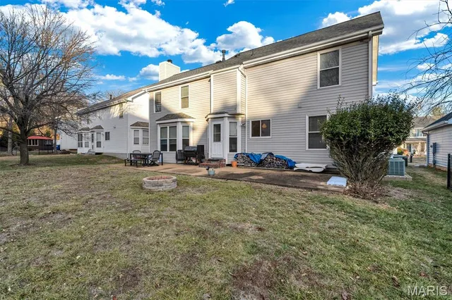 $360,000 | 15 Rockwood Pl Court, Eureka, MO 63025