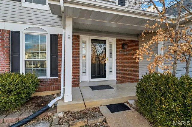 $360,000 | 15 Rockwood Pl Court, Eureka, MO 63025