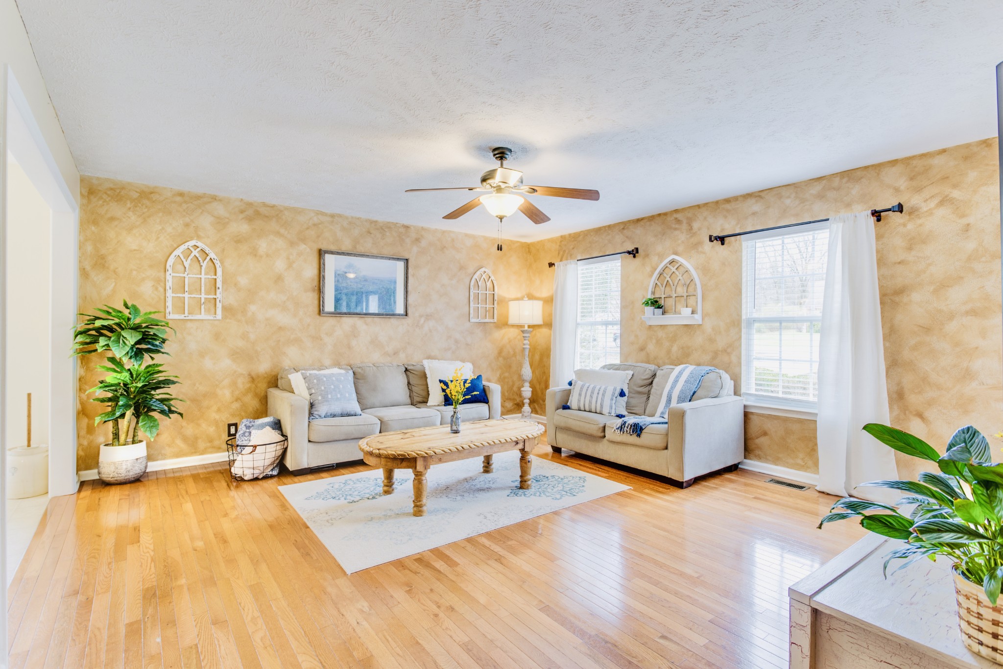 1482 Overton Court Rockvale, TN 37153 - Photo 7 of 58 a living room with furniture and a potted plant